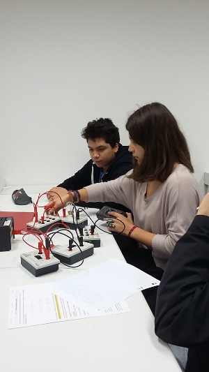 Réunion de chantier en électricité